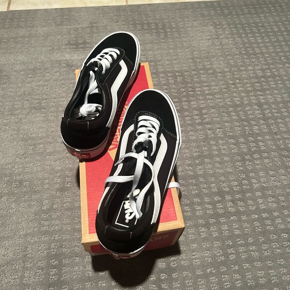 𝕍𝕒𝕟𝕤 𝕆𝕗𝕗 𝕋𝕙𝕖 𝕎𝕒𝕝𝕝 - Picture 2 of 6